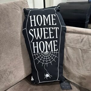 THRŌ by Marlo Lorenz Cotton 'Home Sweet Home' Coffin Halloween Accent Pillow BLK
